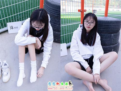 [袜啵啵] 103期 稚予-AJ篮球鞋、白棉袜、裸足(带视频)【134P+1V/2.51G】