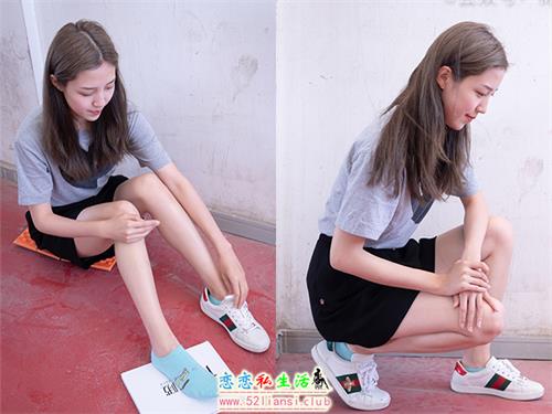 [袜啵啵] 积分限定作品 NO.006 泡芙-板鞋、天蓝色短棉袜、裸足【138P/1.16G】