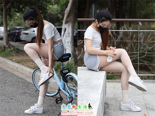 [魔镜街拍] 176-辉辉模拍作品-大学城半日游遇见骑单车的女学生【148P/199M】