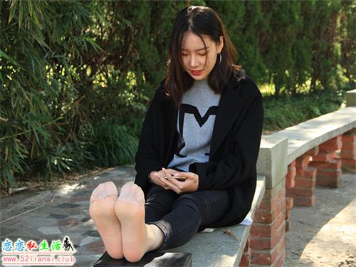 [自由摄影]No.008-大三舞蹈系妹子户外展示舞鞋风采【91P/568M】