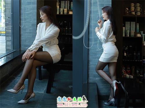 [IESS异思趣向] 丝享家 1261：小金《白领黑丝》【83P/92M】