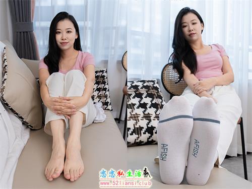 [甜予摄影] NO.124 梦梦-板鞋、白棉袜、裸足(带视频)【135P+2V/9.97G】