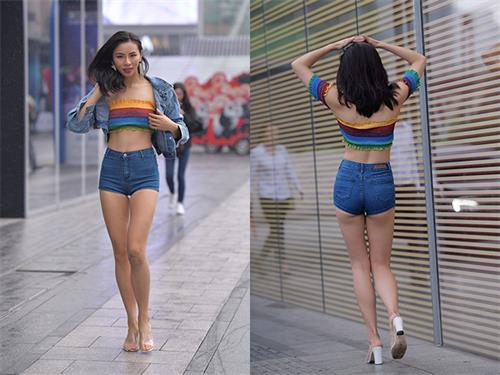 [魔镜街拍] 682-精选街拍-街拍之魂模拍-雨中热裤(带视频)[133P2V/2.11G]