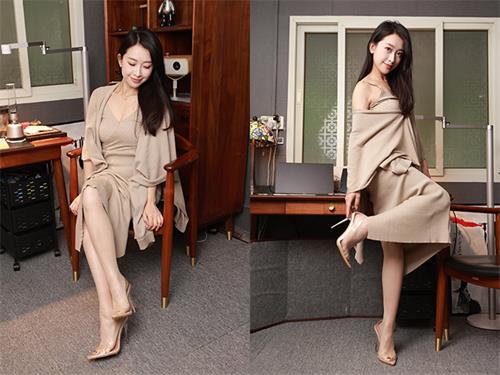 [IESS异思趣向] 丝享家 2269：小婕《知心姐姐(上)》[85P／243MB]