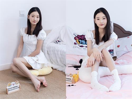 [物恋传媒] No.2671 沉香-高跟鞋、白棉袜、裸足[150P1V-4.25GB]