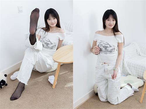 [物恋传媒] No.2670 山奈-帆布鞋、白棉袜、薄黑丝[156P1V-3.95GB]